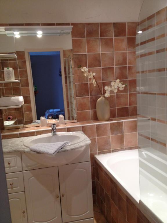 ホテル ル フロール Fréjus 部屋 写真